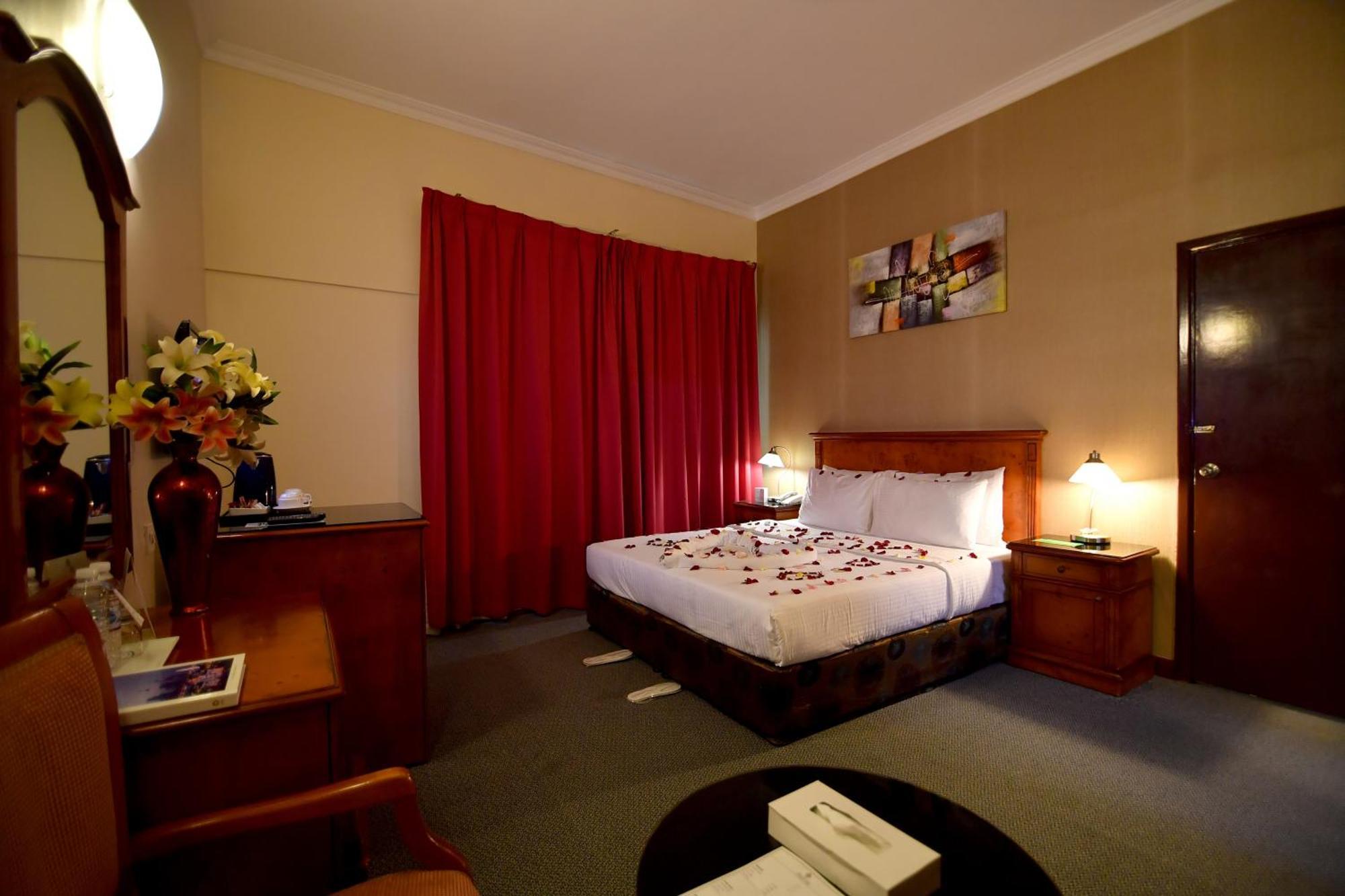 เนจูม อัล เอมารัท Hotel ชาร์จาห์ ภายนอก รูปภาพ