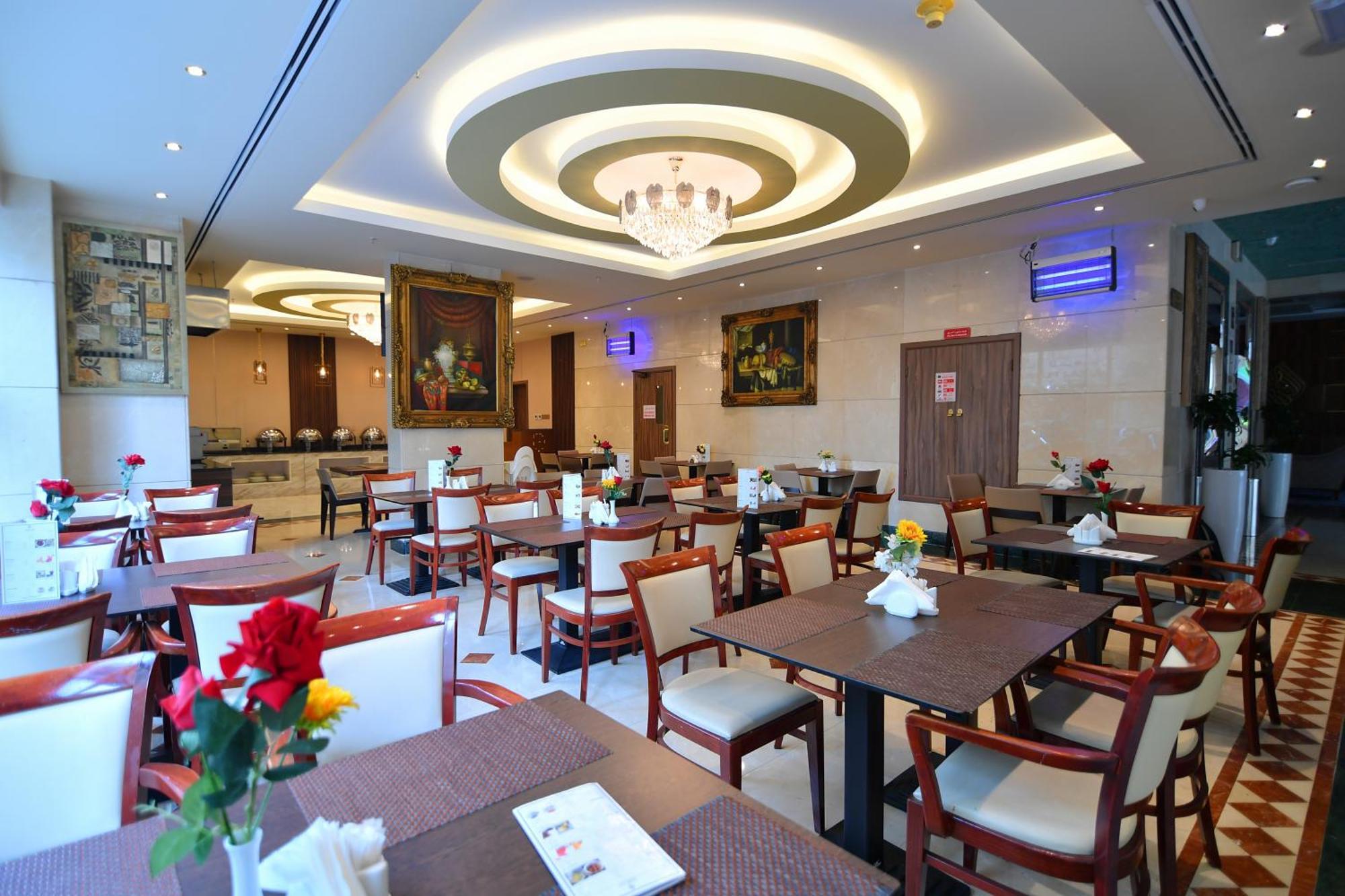 เนจูม อัล เอมารัท Hotel ชาร์จาห์ ภายนอก รูปภาพ