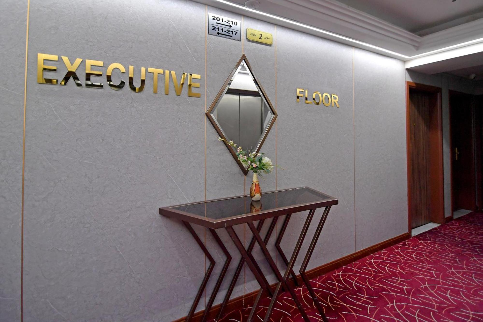 เนจูม อัล เอมารัท Hotel ชาร์จาห์ ภายนอก รูปภาพ